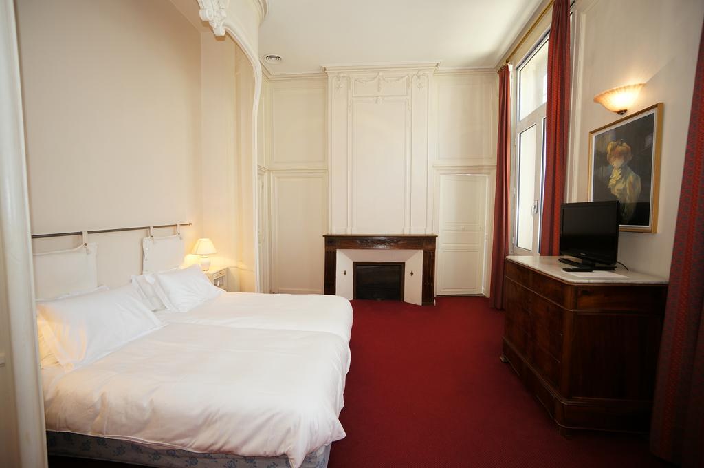 Les Trois Lys Hotel Condom Kamer foto